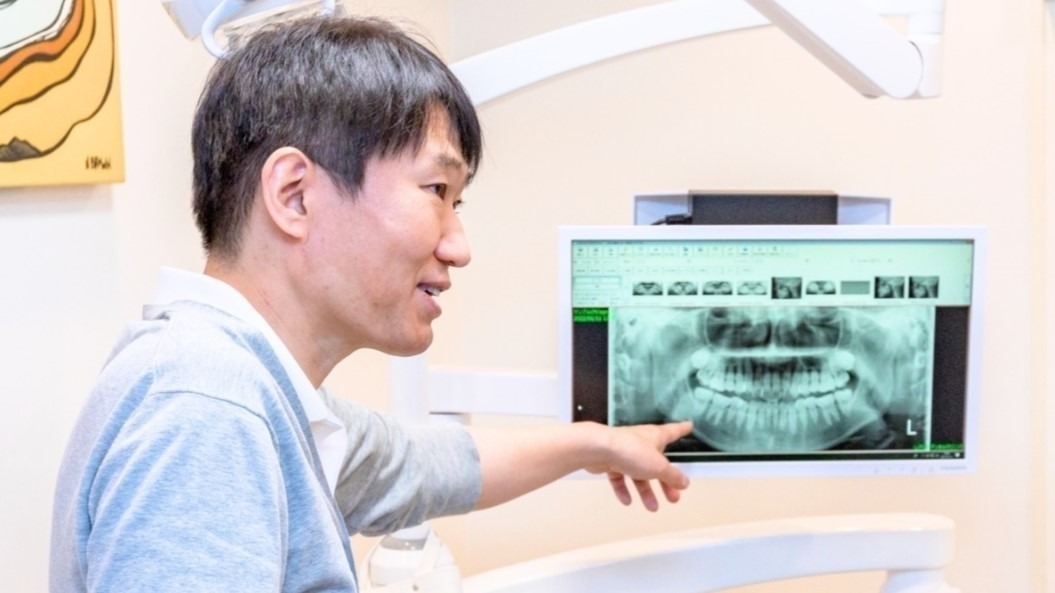 インプラントに関する相談を無料で受ける院長